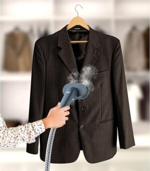 ⁦GST1820‑B5 مكواة عمودية مع لوح كي، 1950 وات، من بلاك آند ديكير⁩ - الصورة ⁦3⁩