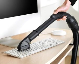 ⁦مكنسة كهربائية، 1.8 لتر، 2000 وات، من بلاك أند ديكير VM2825-B5⁩ - الصورة ⁦3⁩